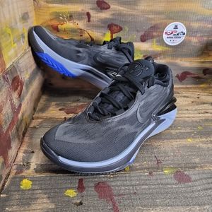 Women Nike athletic shoes size 6.5‎ new